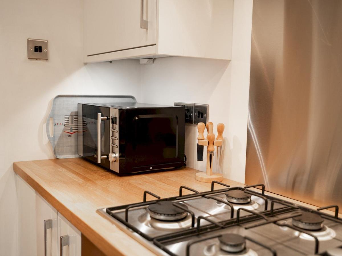 Pass The Keys Cosy, 2-Bed Home In Popular Handbridge - Parking 체스터 외부 사진