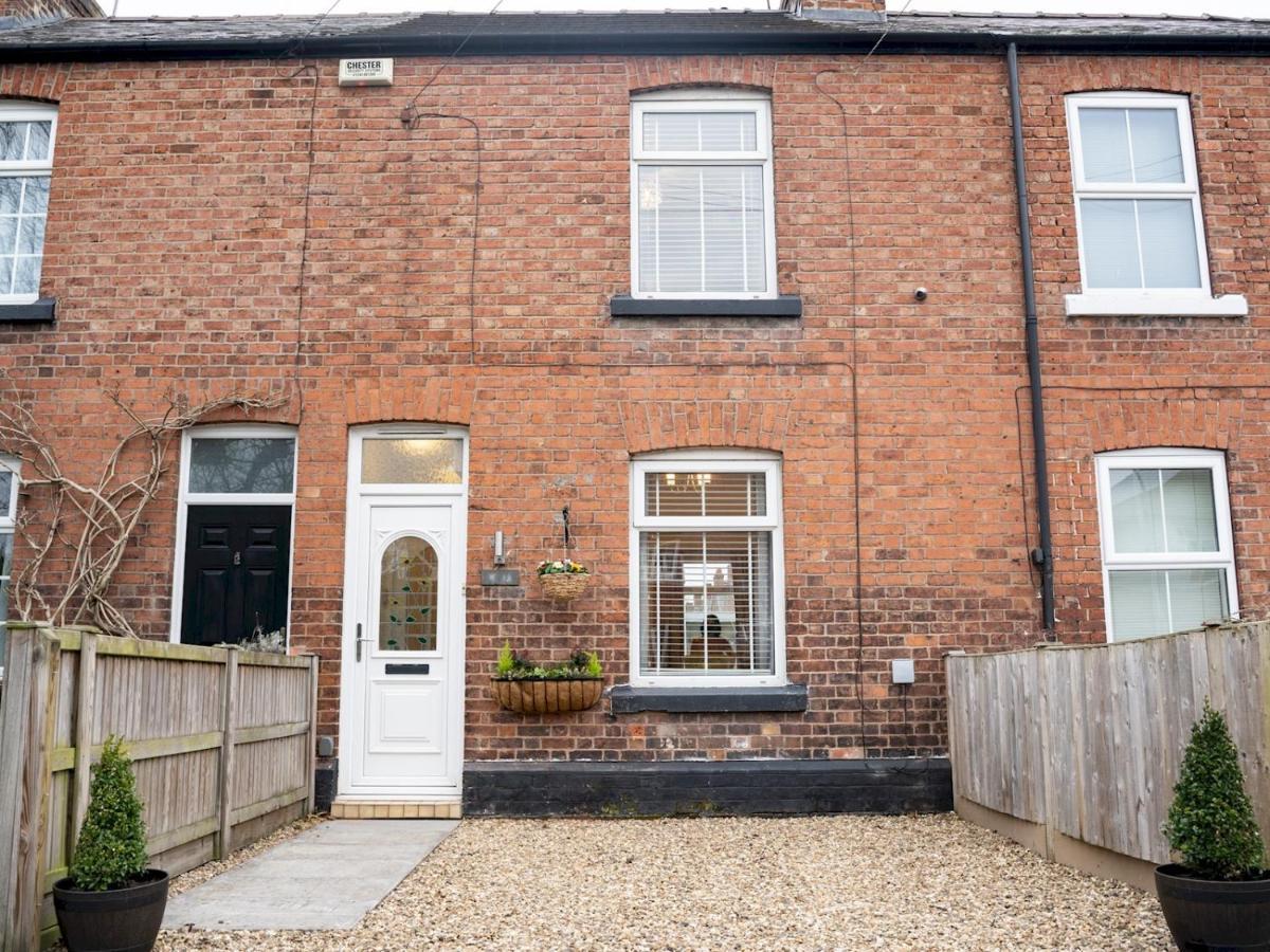 Pass The Keys Cosy, 2-Bed Home In Popular Handbridge - Parking 체스터 외부 사진